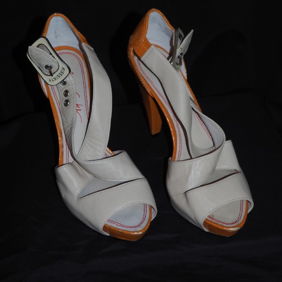 Shoes - Picture 2 of 5